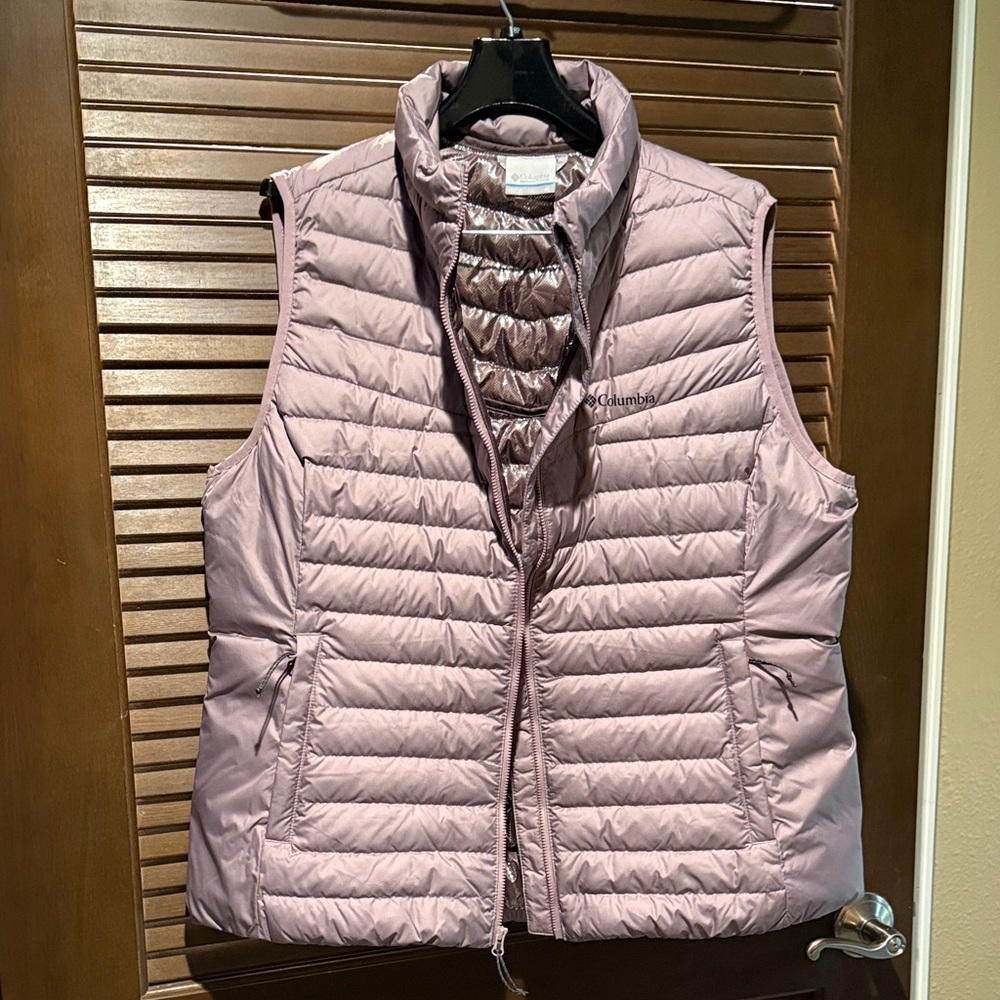 NWOT XL Columbia Omni Heat Women's Purple Puffer Vest